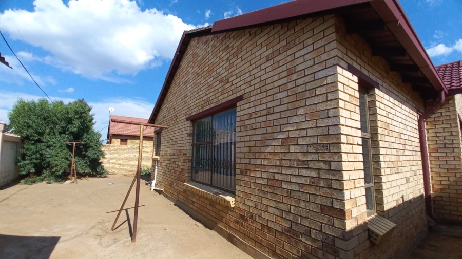 3 Bedroom Property for Sale in Mandela View Free State